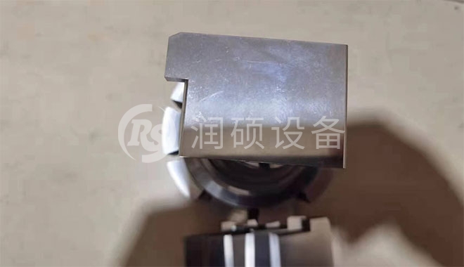 真空旋片灌裝機(jī)1